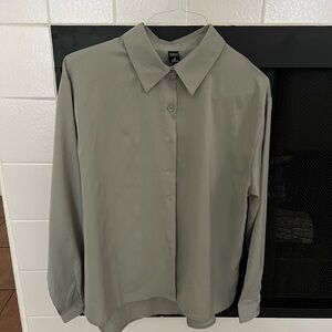 Women's Green (sage) Button-Up Blouse